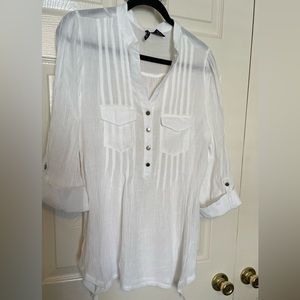 Ladies, White 2X sheer 3/4 sleeves Tunic top.